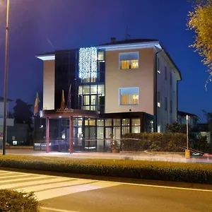 Victoria Hotel